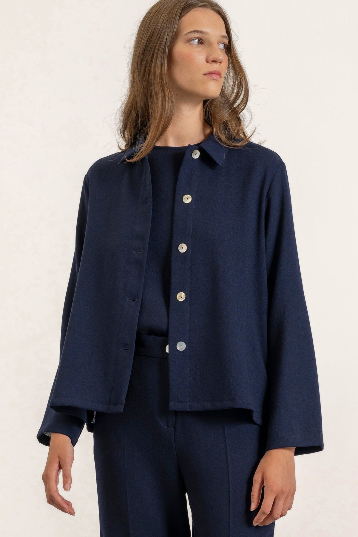 Blouse Olive en crêpe de laine bleu marine | Mardi Editions