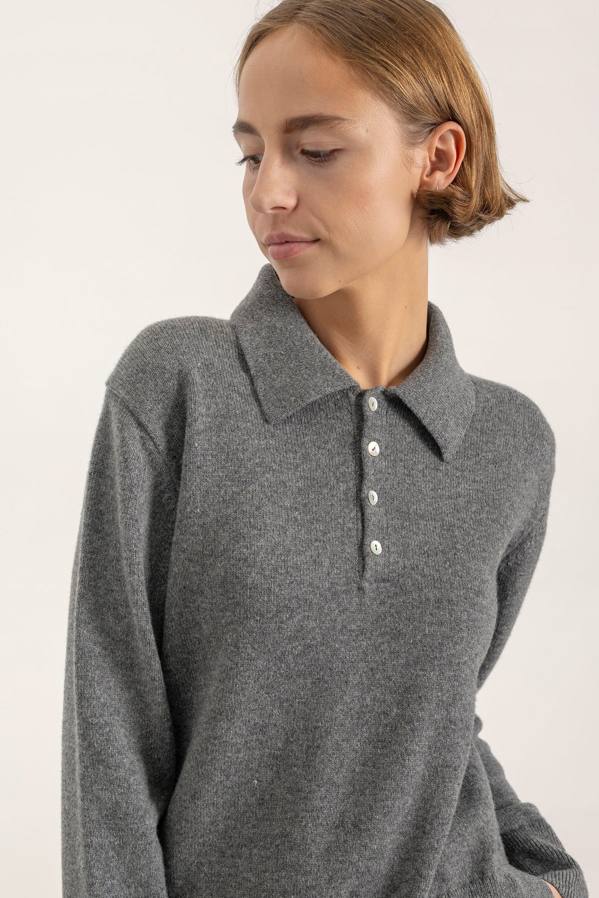 Pull Glenn en laine gris foncé | Mardi Editions