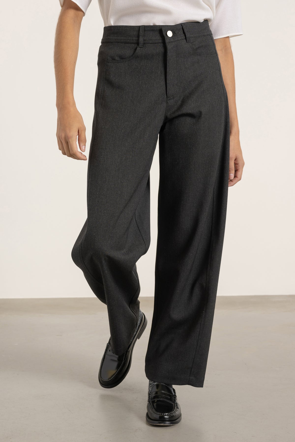 Pantalon Cleo en laine gris anthracite | Mardi Editions