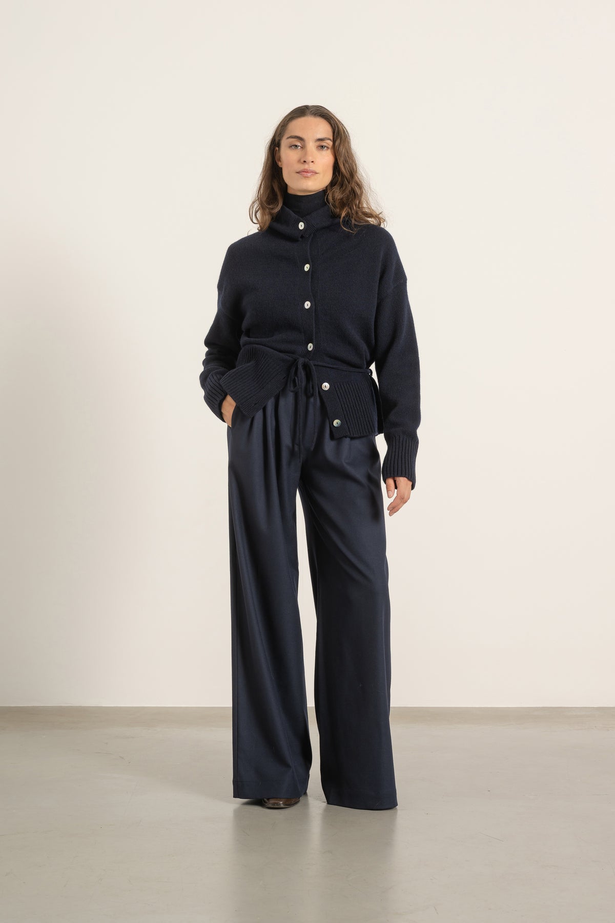 Cardigan Milo en laine bleu marine | Mardi Editions