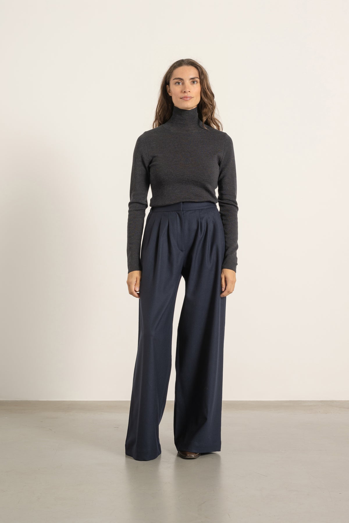 Pull Raoul en laine gris anthracite | Mardi Editions