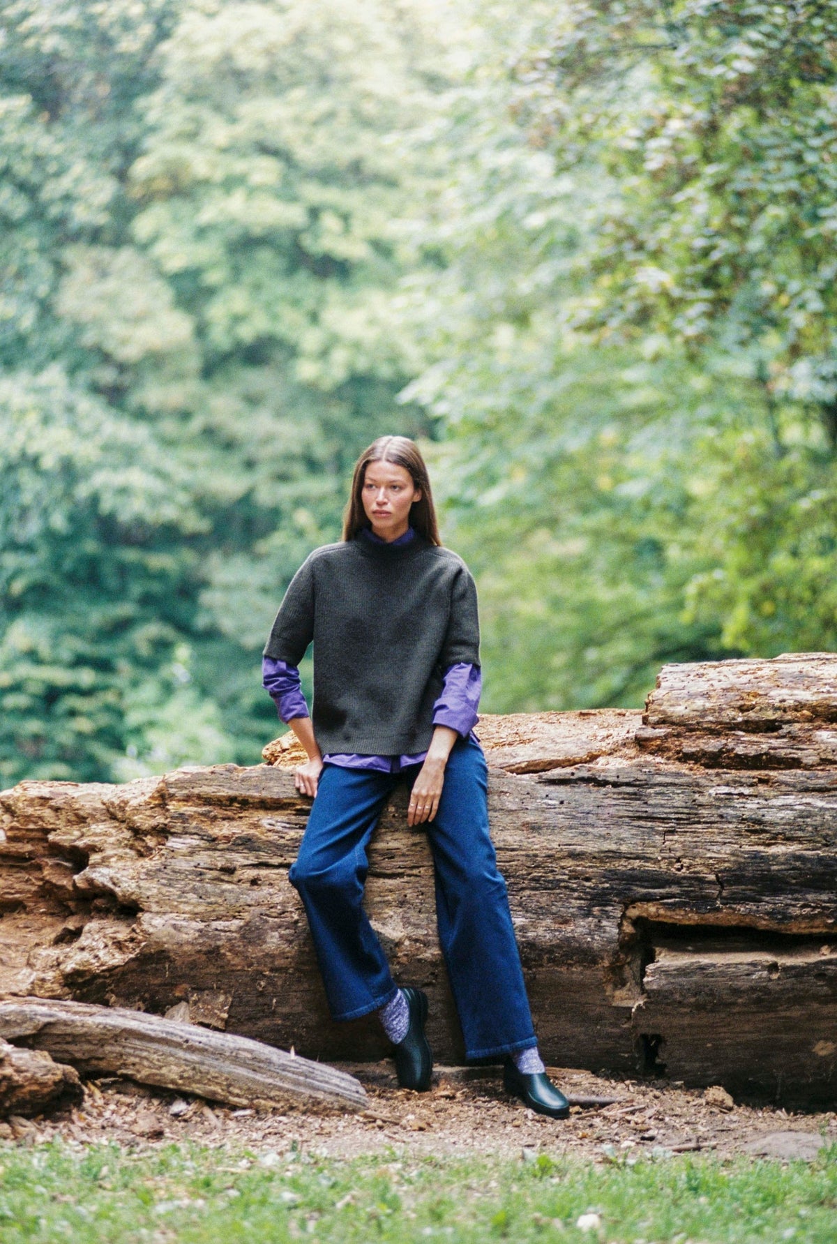 Mardi Editions, The Great Escape, pull Gaspard kaki et chemise Jane violet
