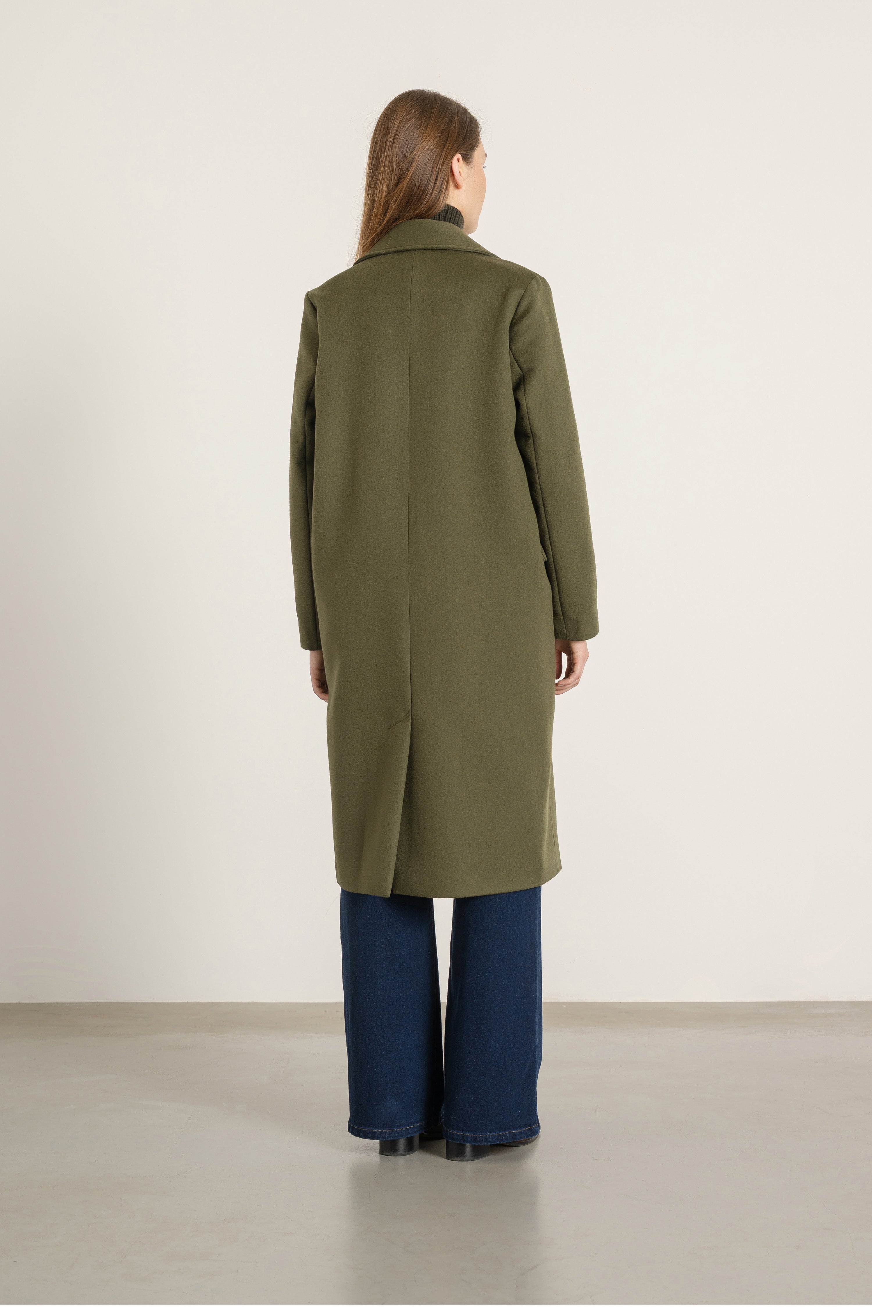 Manteau Claire en laine kaki, vue de dos | Mardi Editions