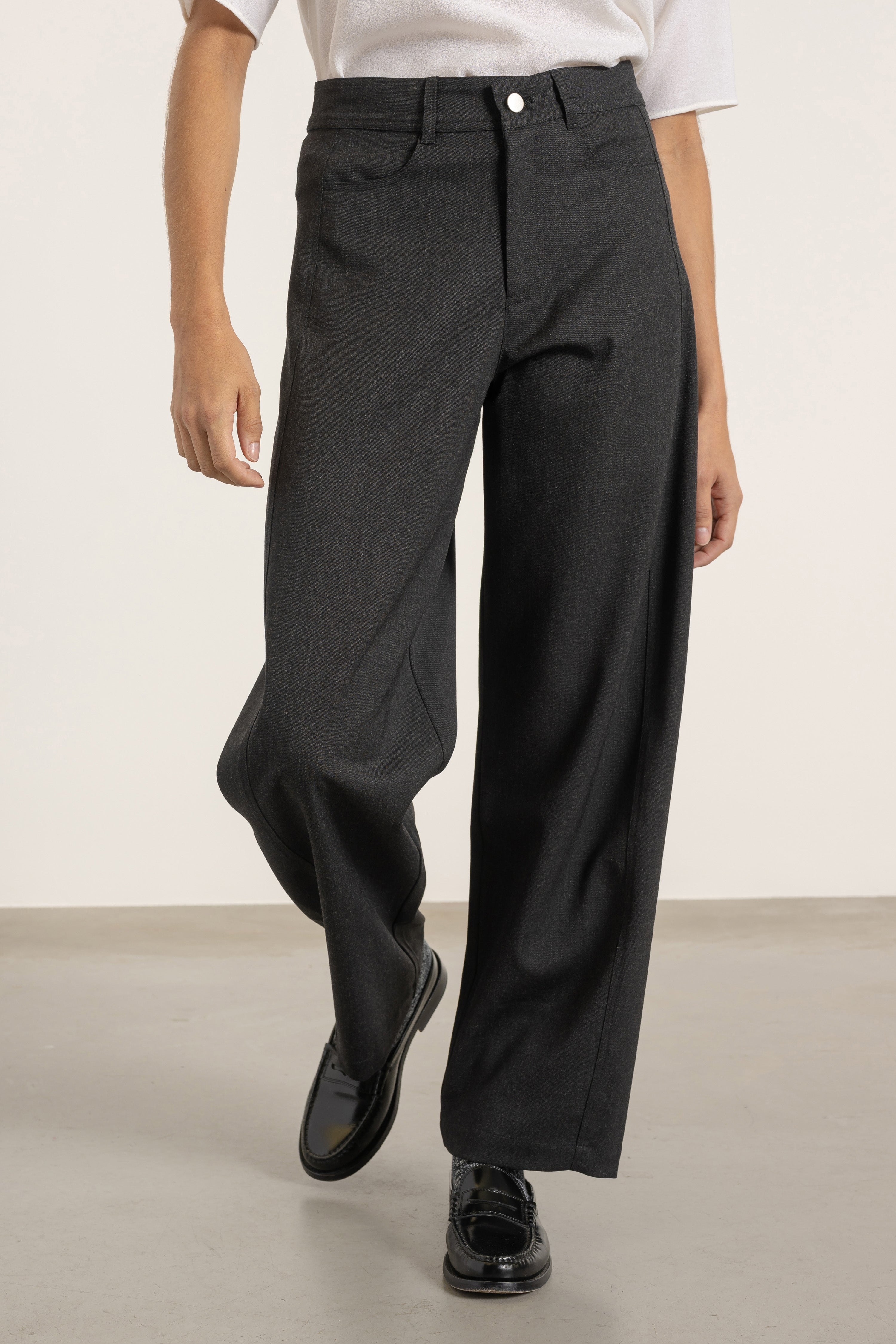 Pantalon Cleo en laine gris anthracite | Mardi Editions