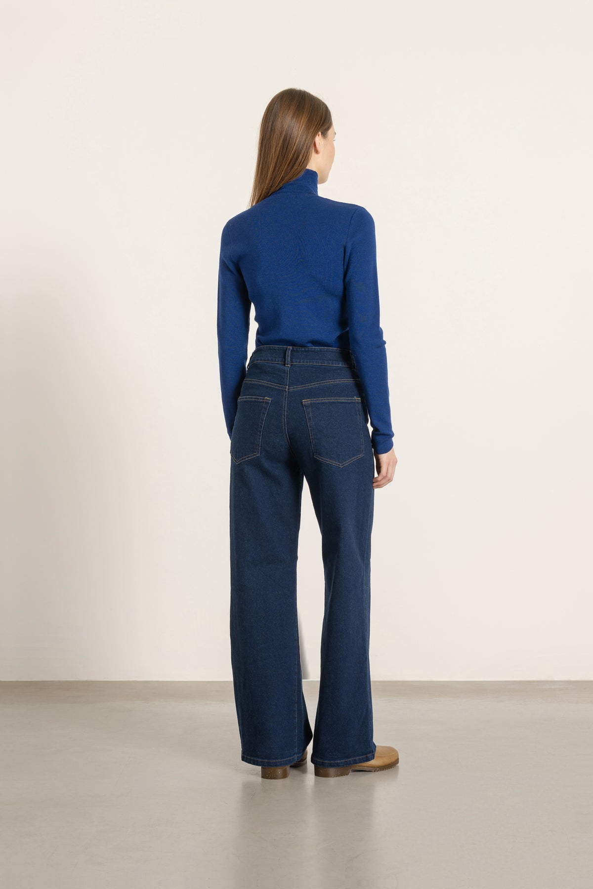 Pull Raoul en laine bleu roi, vue de dos | Mardi Editions